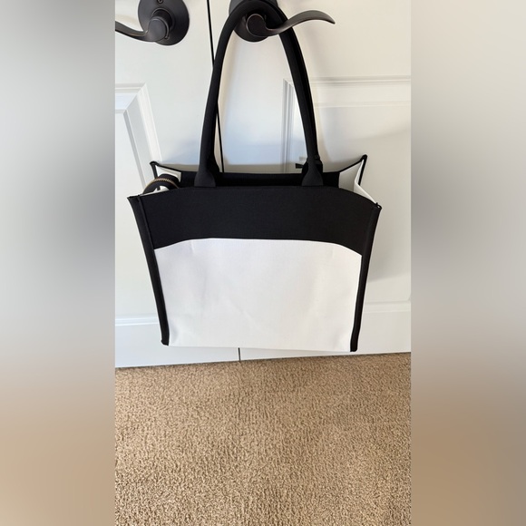 Kate Spade X Target NWT Black and White Large Tote It’s in the bag - Picture 6 of 8